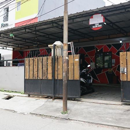 Cosmo Tanjung Duren Mitra Reddoorz Jakarta Exterior foto