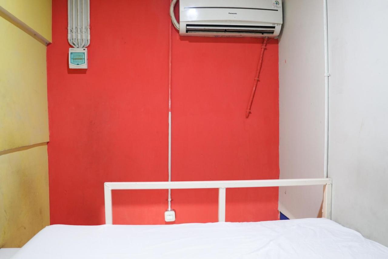 Cosmo Tanjung Duren Mitra Reddoorz Jakarta Exterior foto